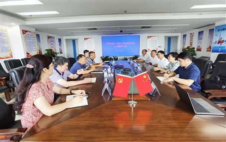 侯立林、李靜丹與廣西廣投臨港工業(yè)有限公司董事長(zhǎng)麥勇軍舉行工作會(huì)談